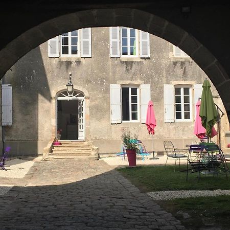 Un Dimanche Chez Julie Chambre Celestine Parthenay Bagian luar foto