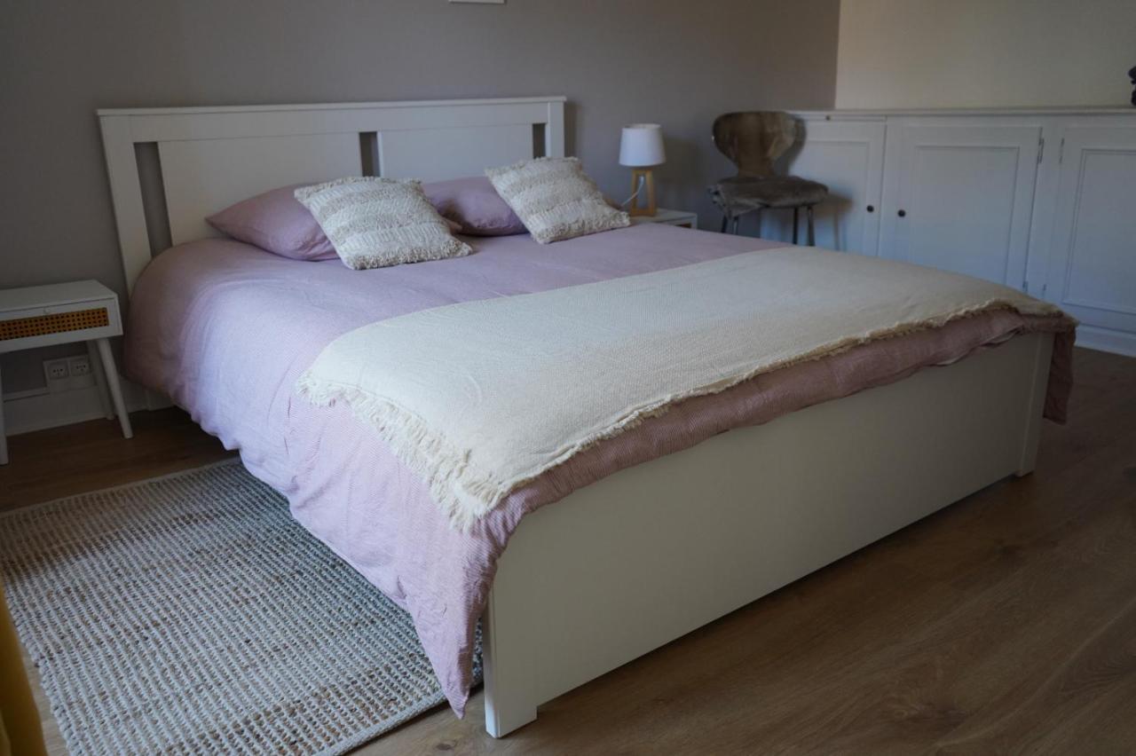 Un Dimanche Chez Julie Chambre Celestine Parthenay Bagian luar foto