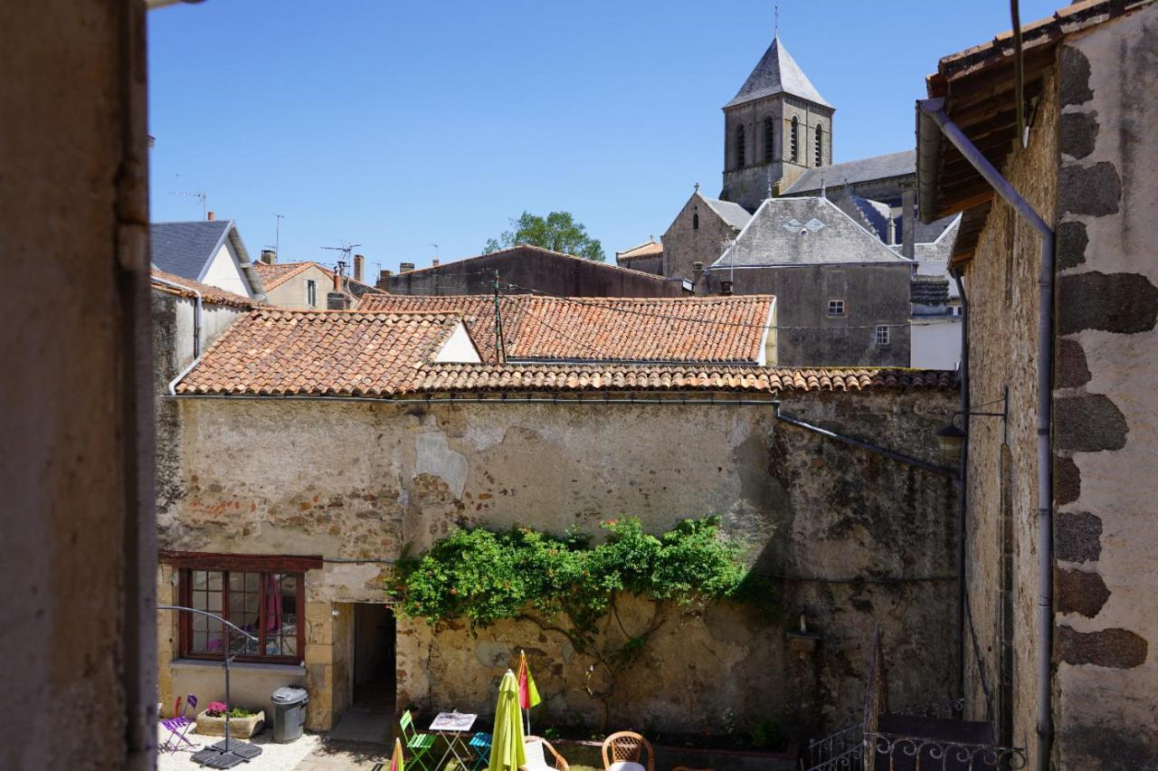 Un Dimanche Chez Julie Chambre Celestine Parthenay Bagian luar foto