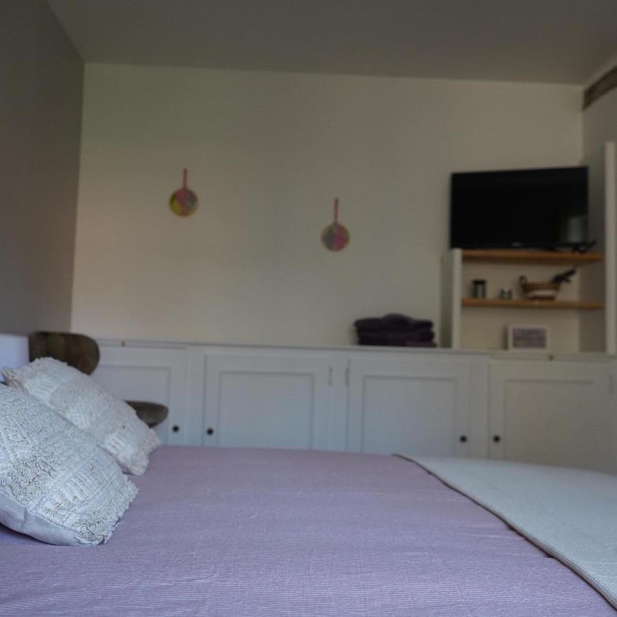 Un Dimanche Chez Julie Chambre Celestine Parthenay Bagian luar foto